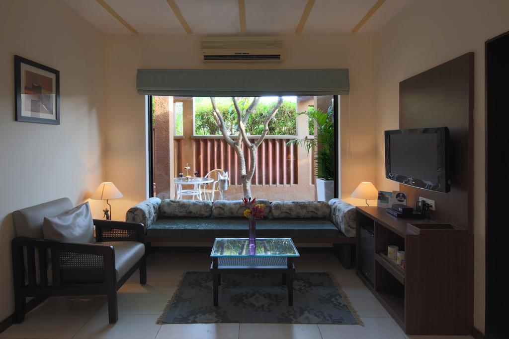 Lemon Tree Hotel, Tarudhan Valley, Manesar Gurgaon Esterno foto