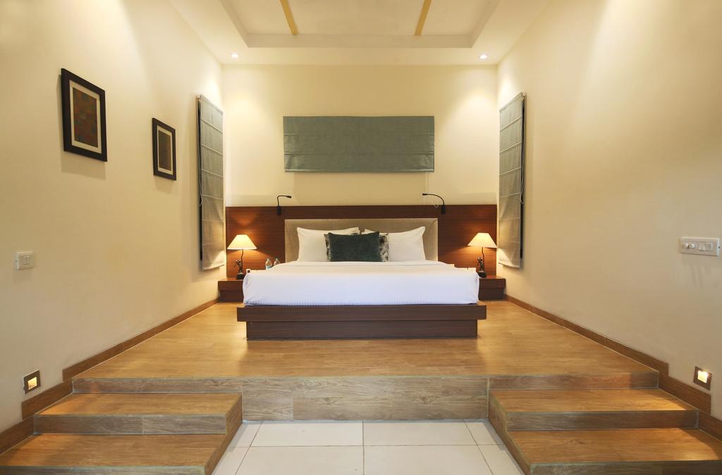 Lemon Tree Hotel, Tarudhan Valley, Manesar Gurgaon Esterno foto