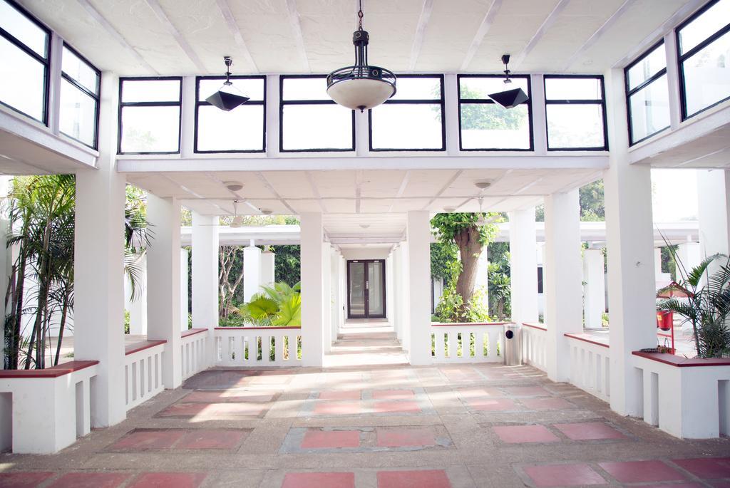 Lemon Tree Hotel, Tarudhan Valley, Manesar Gurgaon Esterno foto