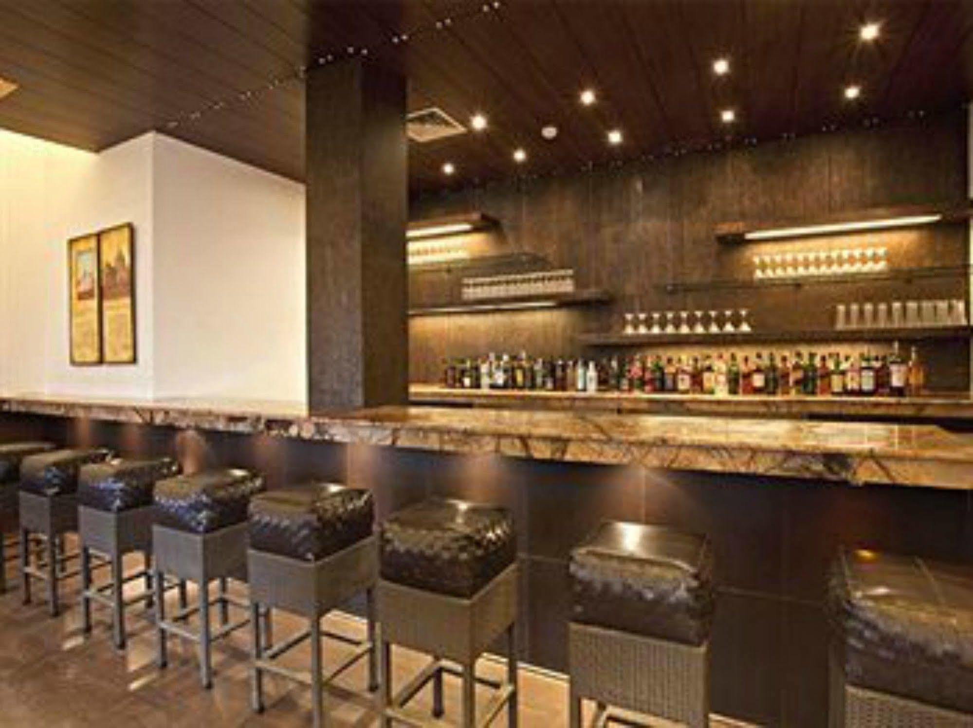 Lemon Tree Hotel, Tarudhan Valley, Manesar Gurgaon Esterno foto