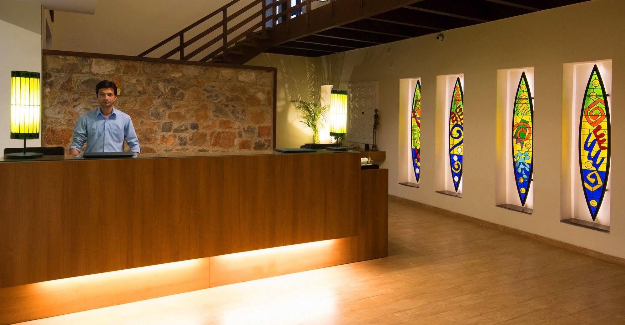 Lemon Tree Hotel, Tarudhan Valley, Manesar Gurgaon Esterno foto