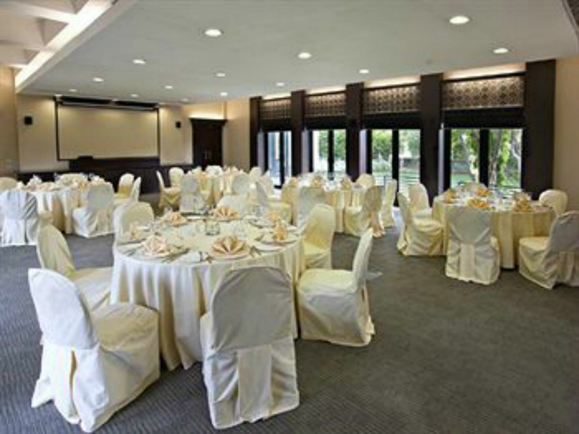 Lemon Tree Hotel, Tarudhan Valley, Manesar Gurgaon Esterno foto