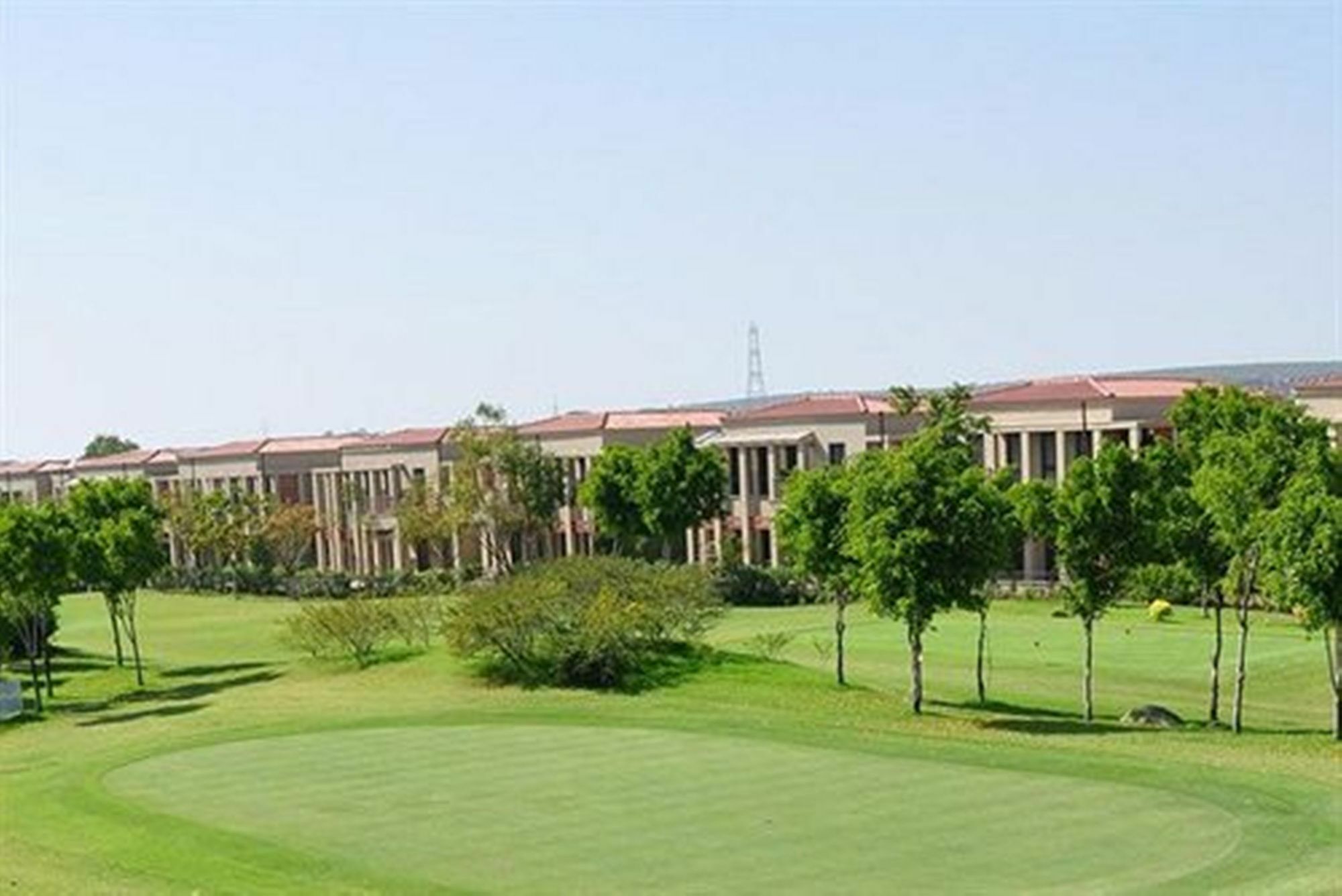 Lemon Tree Hotel, Tarudhan Valley, Manesar Gurgaon Esterno foto