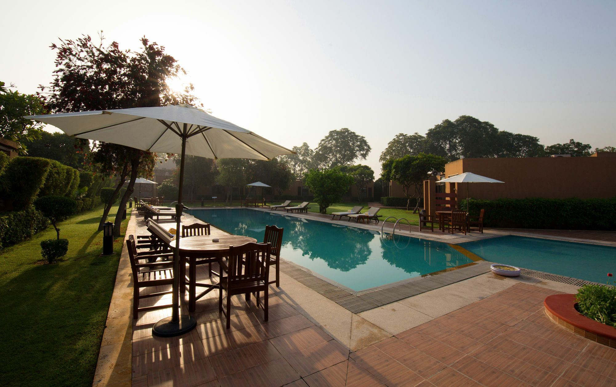 Lemon Tree Hotel, Tarudhan Valley, Manesar Gurgaon Esterno foto